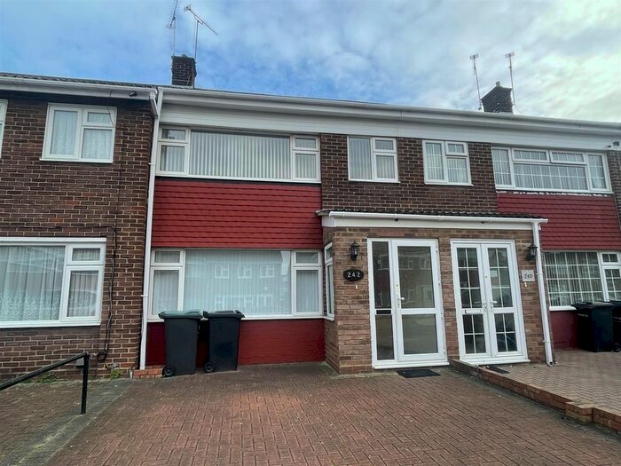 3 Bedroom Property To Rent In Beaumont Drive, Gravesend, DA11