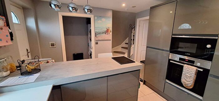 3 Bedroom End Of Terrace House For Sale In Hilltop Walk, Langley Park, Durham, DH7