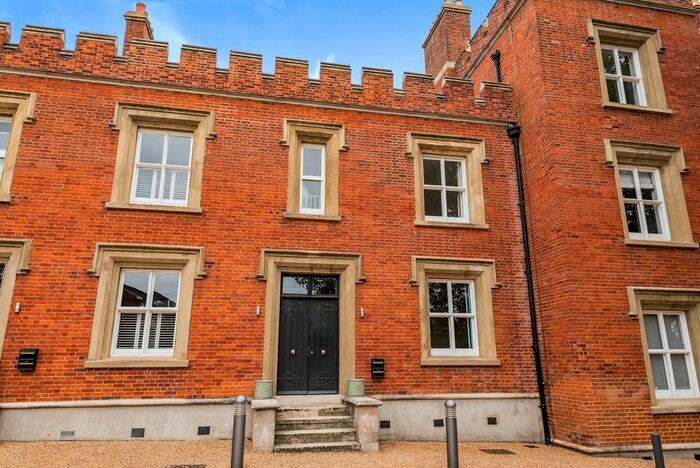 2 Bedroom Terraced House To Rent In Wellesley Road, London, SE18