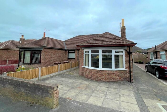 2 Bedroom Semi-Detached Bungalow To Rent In Kennerleigh Avenue, Crossgates, Leeds, LS15