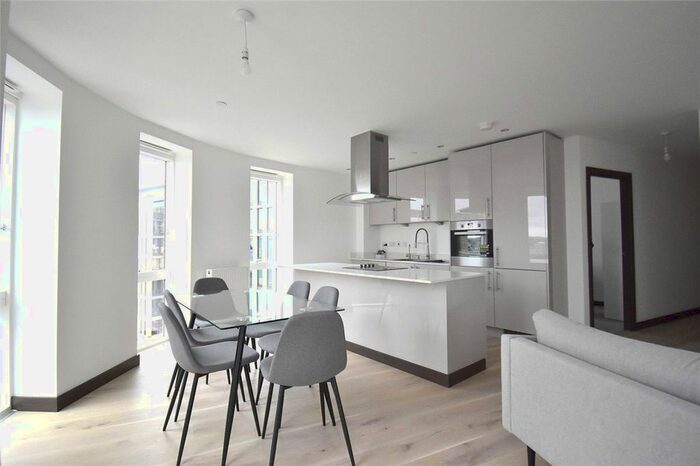 2 Bedroom Flat To Rent In Station Square, Cambridge, CB1