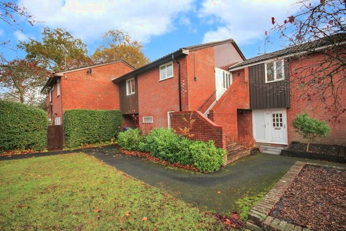 2 Bedroom Maisonette To Rent In Greenham Wood, Bracknell RG12