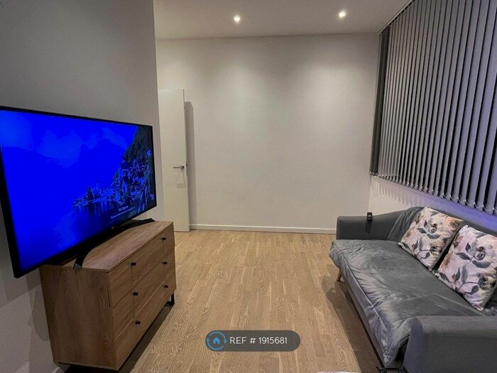 1 Bedroom Flat To Rent In Riverbank Way, Brentford, TW8