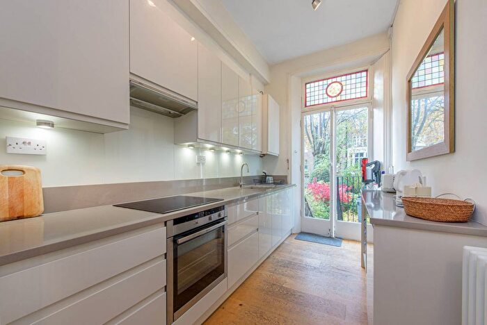 1 Bedroom Flat For Sale In Primrose Gardens, Belsize Park, London, NW3