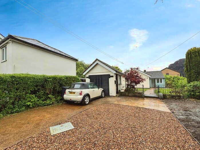 2 Bedroom Bungalow To Rent In Oak Road, Rivenhall, CM8