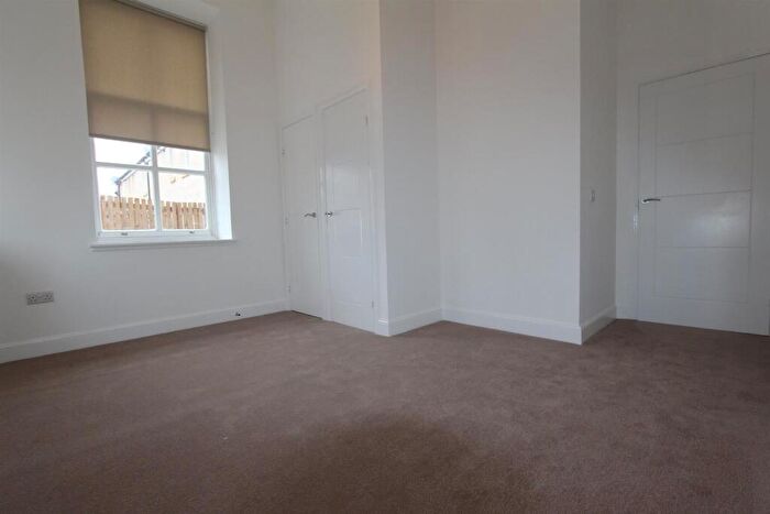 2 Bedroom Apartment To Rent In B Pilmuir Street, Dunfermline, KY12
