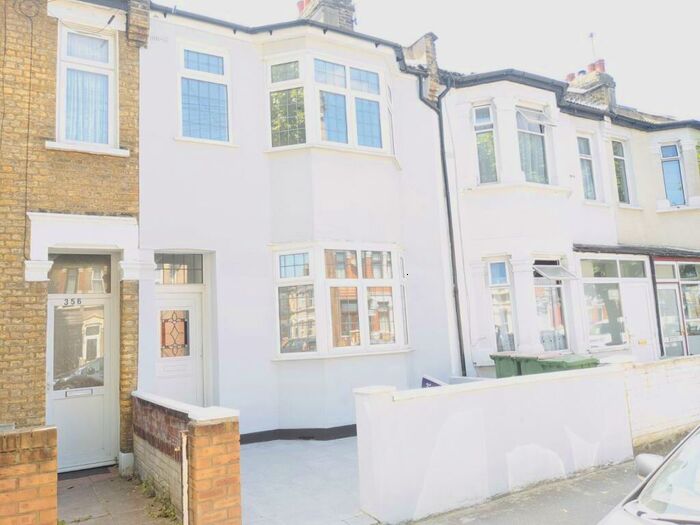 4 Bedroom House To Rent In Strone Road, E7