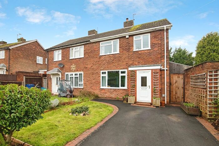 3 Bedroom Semi Detached House For Sale In Sycamore Green, Dudley, DY1