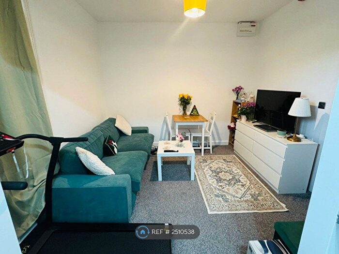 1 Bedroom Flat To Rent In Belmont, Llandrindod Wells, LD1