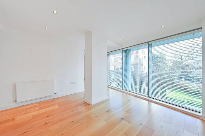 1 Bedroom Flat To Rent In Upper Richmond Road, East Putney, London, SW15