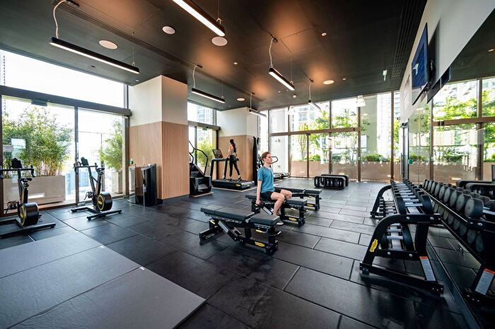 2 Bedroom Flat For Sale In South Quay Plaza, Canary Wharf, E14