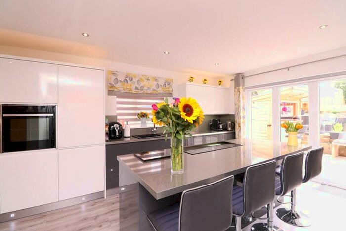 4 Bedroom Detached House For Sale In Manor Road, Wales, Sheffield, S26