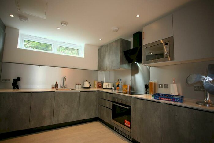 3 Bedroom Flat To Rent In Flat Elliott Apartments, Selly Hill Road, Birmingham, B29