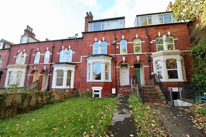 10 Bedroom Terraced House To Rent In Leeds, LS6