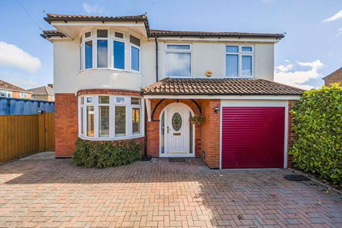 4 Bedroom Detached House For Sale In Abbey View Road, Moredon, Swindon, SN25