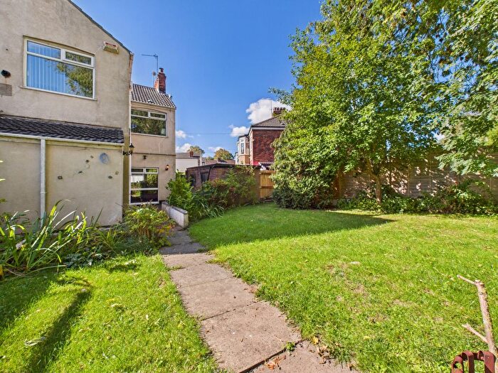 3 Bedroom Semi-Detached House For Sale In Etherington Road, Hull, HU6