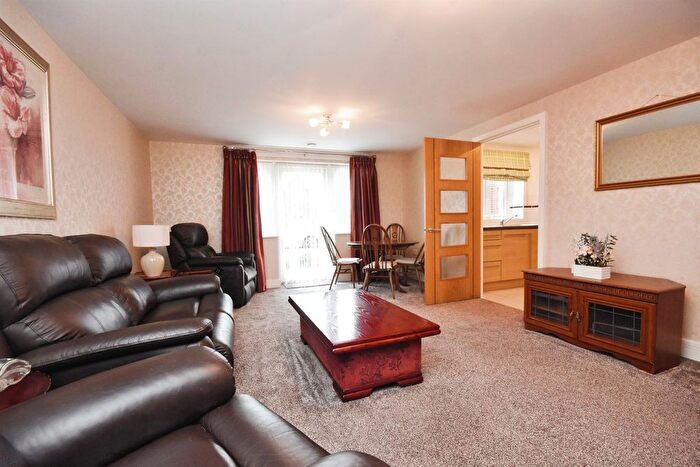 1 Bedroom Flat For Sale In Chinnerys Court, Braintree, CM7