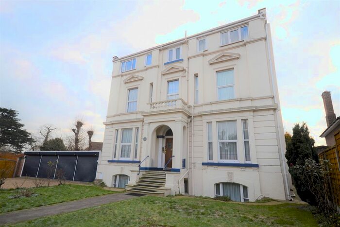 1 Bedroom Maisonette To Rent In Bath Road, Reading, RG1