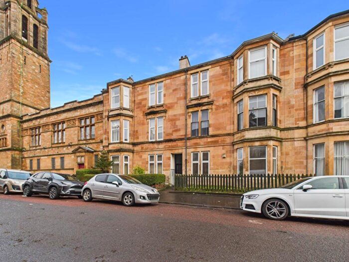 3 Bedroom Flat To Rent In Glenapp Street, Pollokshields, G41
