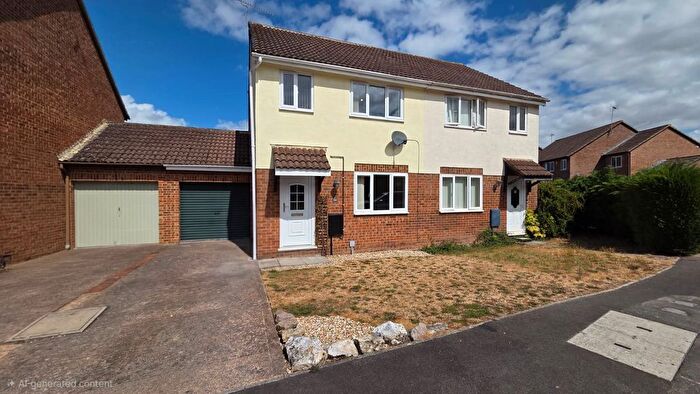 3 Bedroom Semi Detached House To Rent In Thames Drive, Taunton, TA1