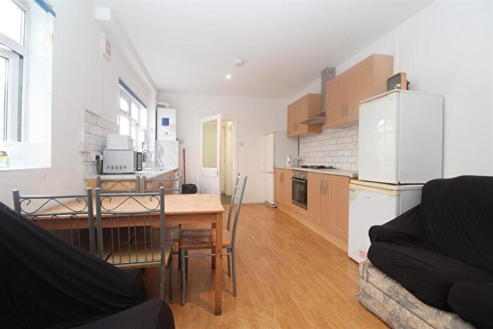 1 Bedroom House To Rent In North Road, Cathays, Cardiff, CF10