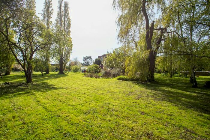 5 Bedroom Semi-Detached House For Sale In North Stream, Marshside, CT3