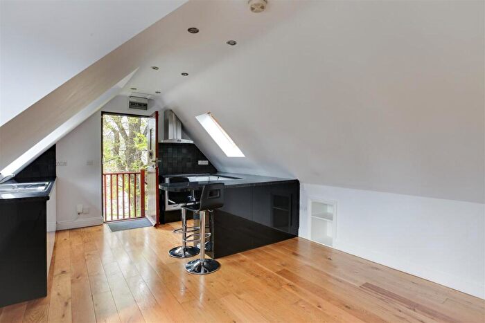 1 Bedroom Maisonette To Rent In Maze Green Road, Bishop's Stortford, CM23
