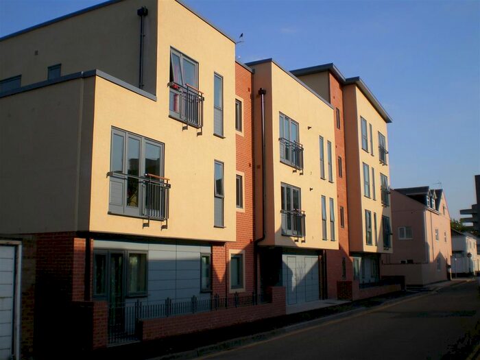 2 Bedroom Flat To Rent In Aylesbury Street, Swindon, SN1