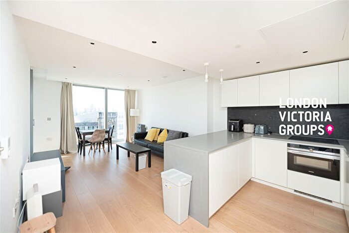 1 Bedroom Flat To Rent In Landmark Pinnacle, Marsh Wall, London, E14
