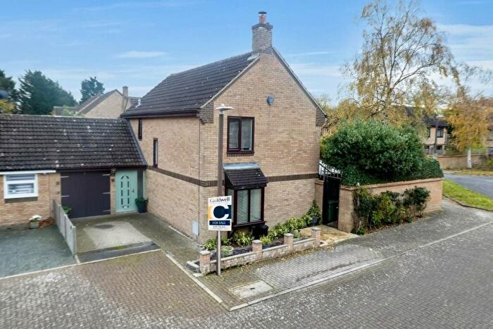 5 Bedroom Detached House For Sale In Booker Avenue, Bradwell Common, Milton Keynes, MK13