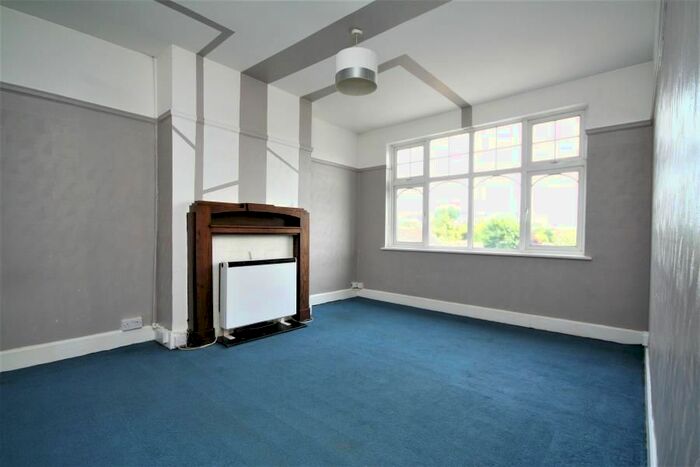 2 Bedroom Retail Property / Shop To Rent In Kenton Road, Harrow, HA3