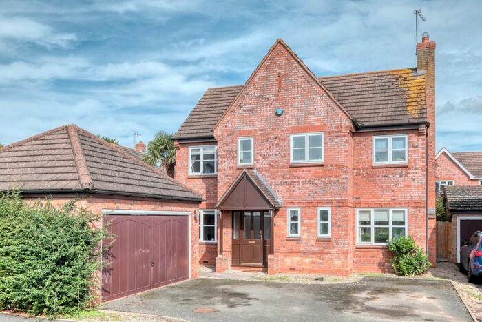 4 Bedroom Detached House For Sale In Conference Grove, Crowle, Worcester, WR7