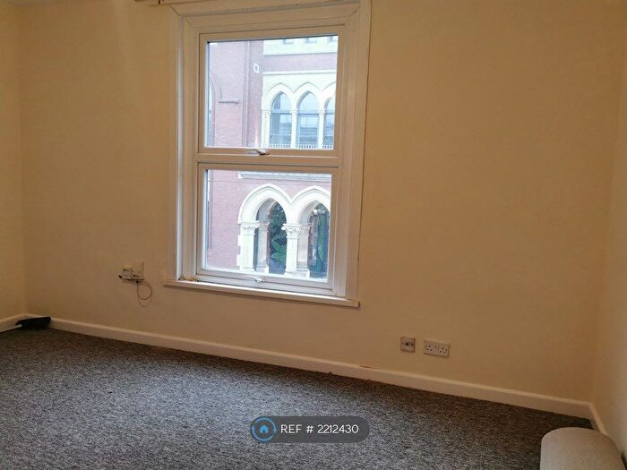 2 Bedroom Flat To Rent In East Street, Bedminster, Bristol, BS3