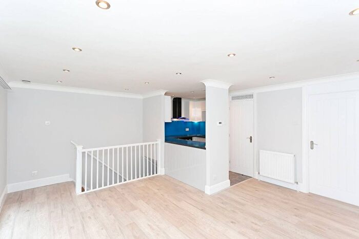 1 Bedroom Flat For Sale In Cedar Wood Drive, Watford, WD25