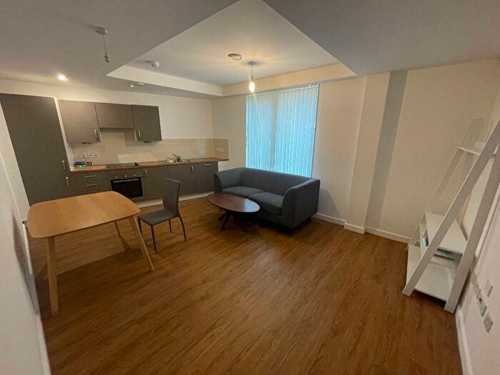 1 Bedroom Apartment To Rent In Leaf Street, Hulme, Manchester, M15