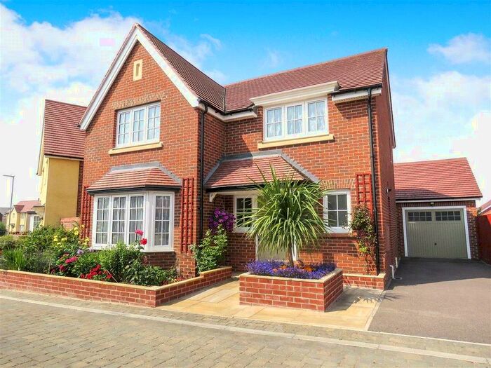 4 Bedroom Detached House To Rent In Field Gate Close, St. Neots, Cambridgeshire, PE19
