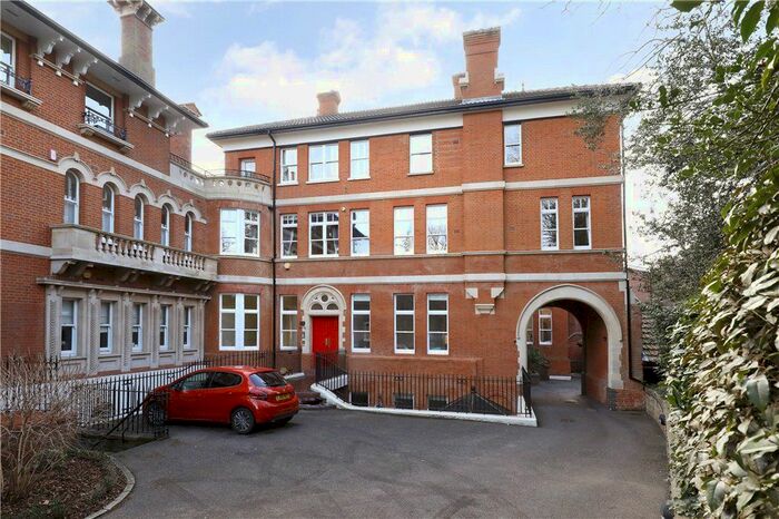 3 Bedroom Flat To Rent In Claremont Lodge, The Downs, SW20