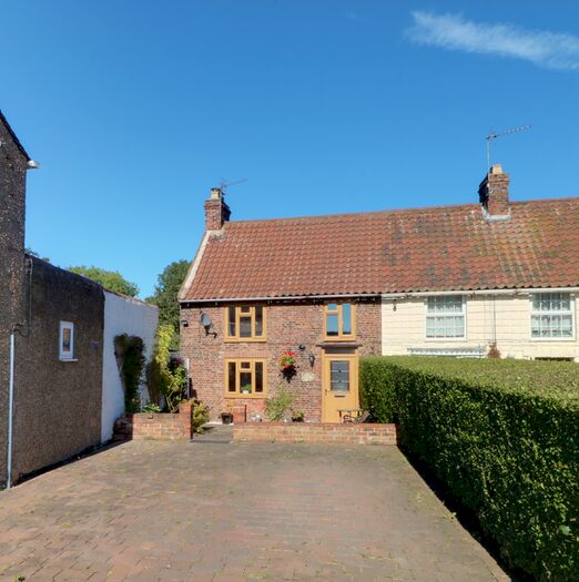 2 Bedroom Semi-Detached House For Sale In Ferry Road East, Barrow-Upon-Humber, DN19