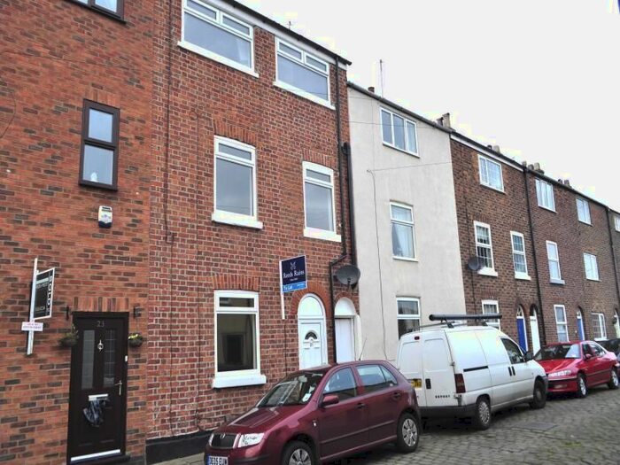 4 Bedroom Terraced House To Rent In Clowes Street, Macclesfield, Cheshire, SK11