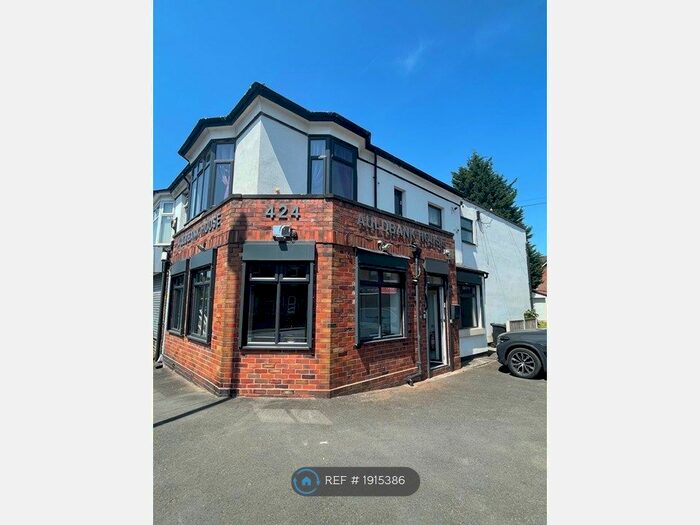 1 Bedroom Flat To Rent In Bury Old Road, Manchester, M25