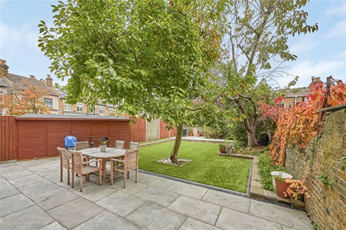 3 Bedroom Flat To Rent In Lambert Road, Brixton, London, SW2