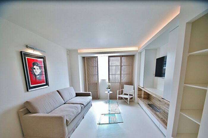 2 Bedroom Flat To Rent In George Street, London, W1U