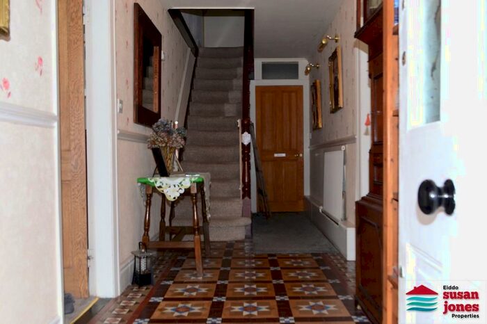 4 Bedroom Semi-Detached House For Sale In Llangwnnadl, Pen Llyn Peninsula, LL53