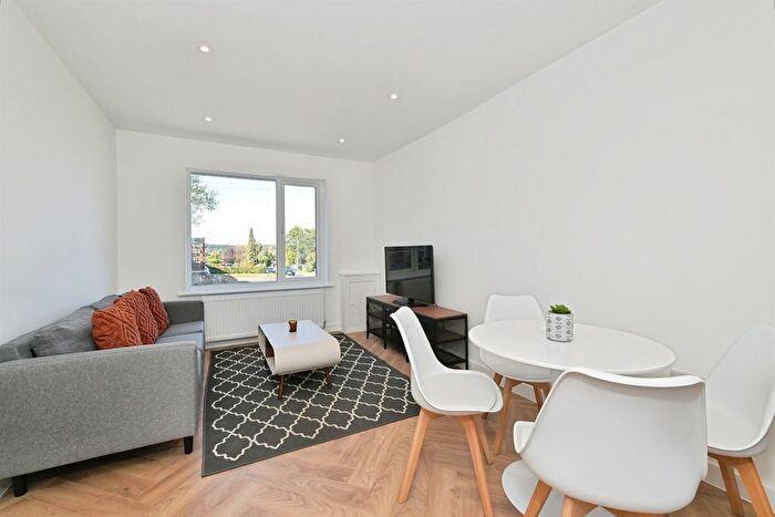 2 Bedroom Semi-Detached House For Sale In The Avenue, Northampton, NN2