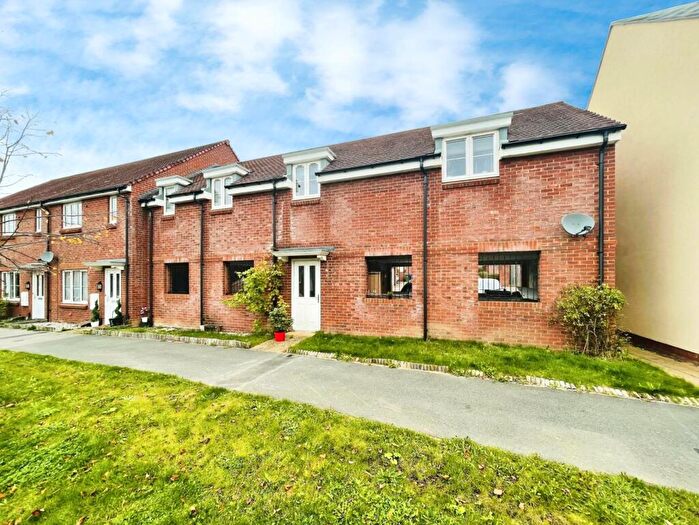 2 Bedroom Coach House To Rent In Eagle Way, Jennett`s Park, RG12