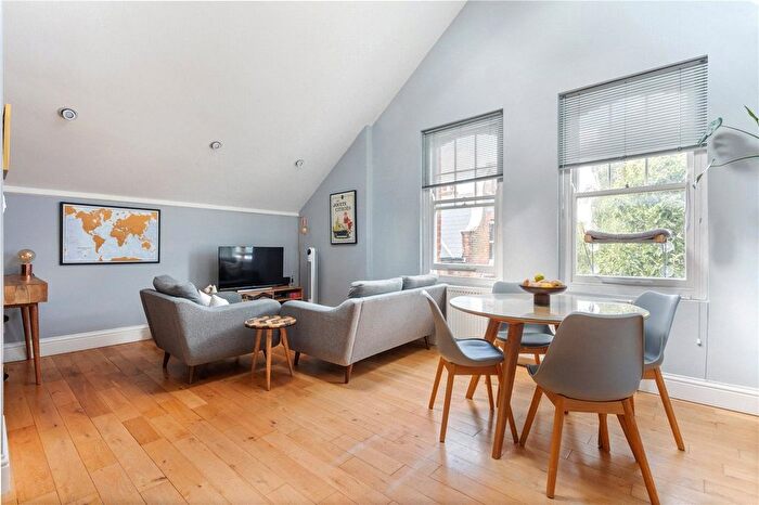 2 Bedroom Flat To Rent In Trent Road, London, SW2