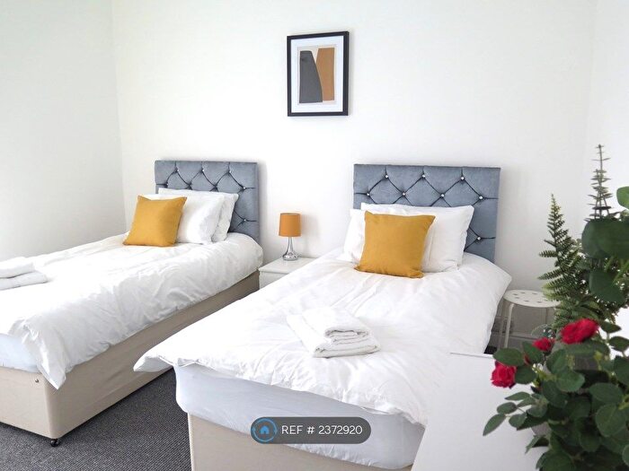 4 Bedroom Terraced House To Rent In Stoneley Road, Crewe, CW1