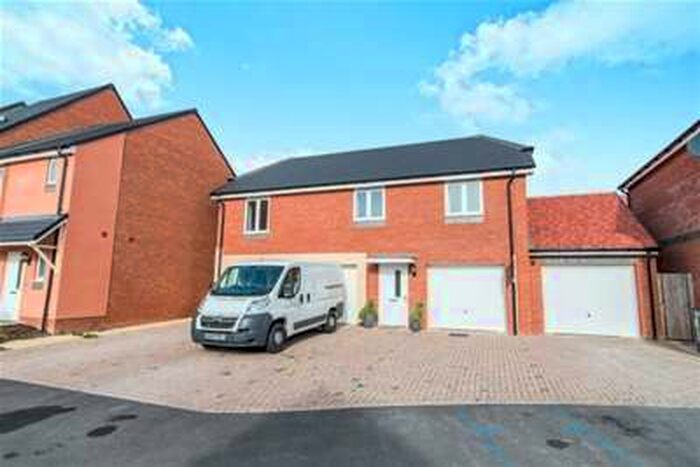 2 Bedroom Flat To Rent In Sherborne Fields, RG24