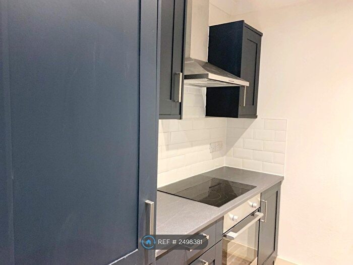 1 Bedroom Flat To Rent In Cuxton Road, Rochester, ME2