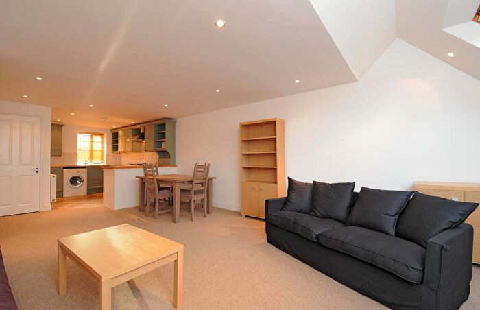 2 Bedroom Apartment To Rent In Evelyn Court, East Oxford, OX4